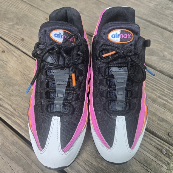Nike Air Max 95 Multicolor Shoes. See Photos For Some Wear. Worn Very Little. main image 5